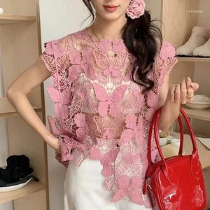 Blouses pour femmes 2024 Summer Summer Broidered Crochet Shirt Corée Fashion Hollow Out Hook Lace Vest Top sans manches