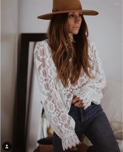 Damesblouses AYUALIN Dame Witte Kanten Blouse Shirt Dames Lange mouw Doorzichtig Sexy Blusa Vintage Femme Transparante Top Casual Boho