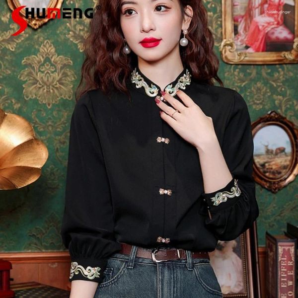 Blans pour femmes style chinois améliorée avec la jupe à face de cheval Vêtements de printemps 2024 broderie belles chemises en mousseline de soie