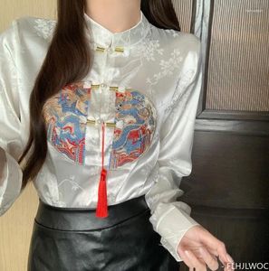 Blouses de style chinois de style chinois conception de nœud papillon broderie Tops femme 2024 Spring rétro Button vintage Shirts blancs de base