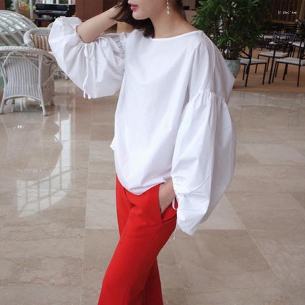 Blusas de mujer Camisa blanca de algodón Manga de linterna Muñeca Estilo coreano Chica de escuela suelta Blusa de moda de gran tamaño con protección solar
