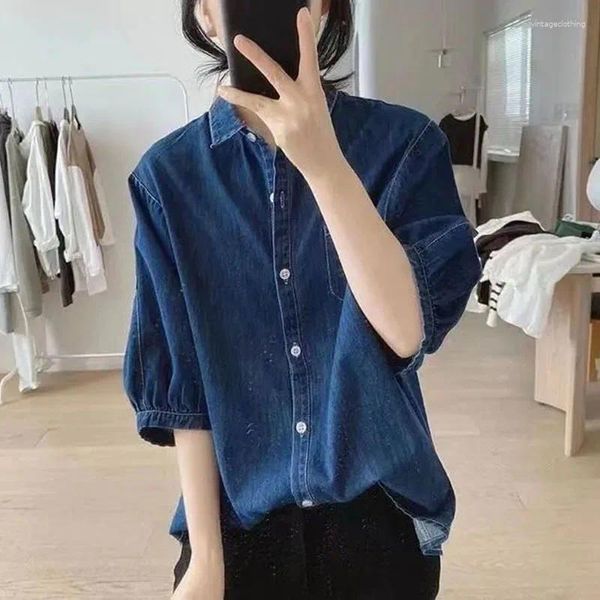 Blouses pour femmes chemises en jean printemps été 2024 coréen lâche poitrine simple poitrine de bouche à manches courtes féminines