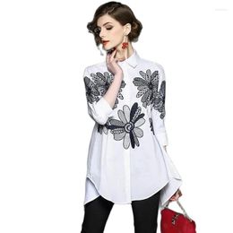 Women's Blouses geborduurd bijgesneden mouw shirt dames European station lente/zomer dames jas 2023 lange temperament moeder