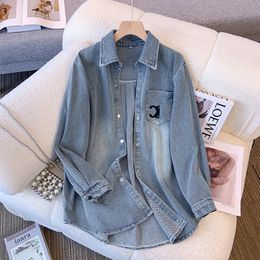 Blouses pour femmes Broidered Denim Shirt Jacket for Women's Retro Spring Loose Adapting Mid Longueur Slimming Casual Top