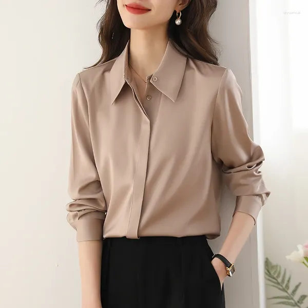 Chemise en satin mat à manches longues à manches longues à manches longues pour femmes 2024 Spring Elegant Offer Lady Silk Blouse Vintage Button Up White Shirts