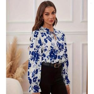 Blouses Femmes Imprimé Floral Femmes Chemises 2024 Printemps Pull Tops Élégant Col En V À Lacets Flare Manches Dames Lâche Blouse Décontractée