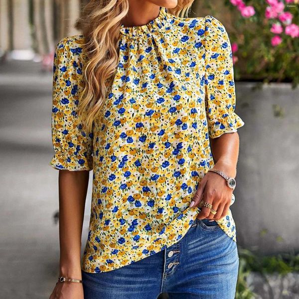 Blouses pour femmes T-shirt imprimé floral supérieur Half manches collier haut haut avec rindes d'oreille en bois Tops Summer Bohemian Vacation T-shirts