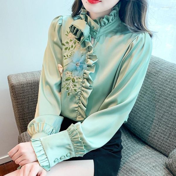 Bloses de mujer Camisa de satén verde Spring y Autumn Top 2023 Tops de alta gama Chic Hermosa flor de cuello largo manga larga