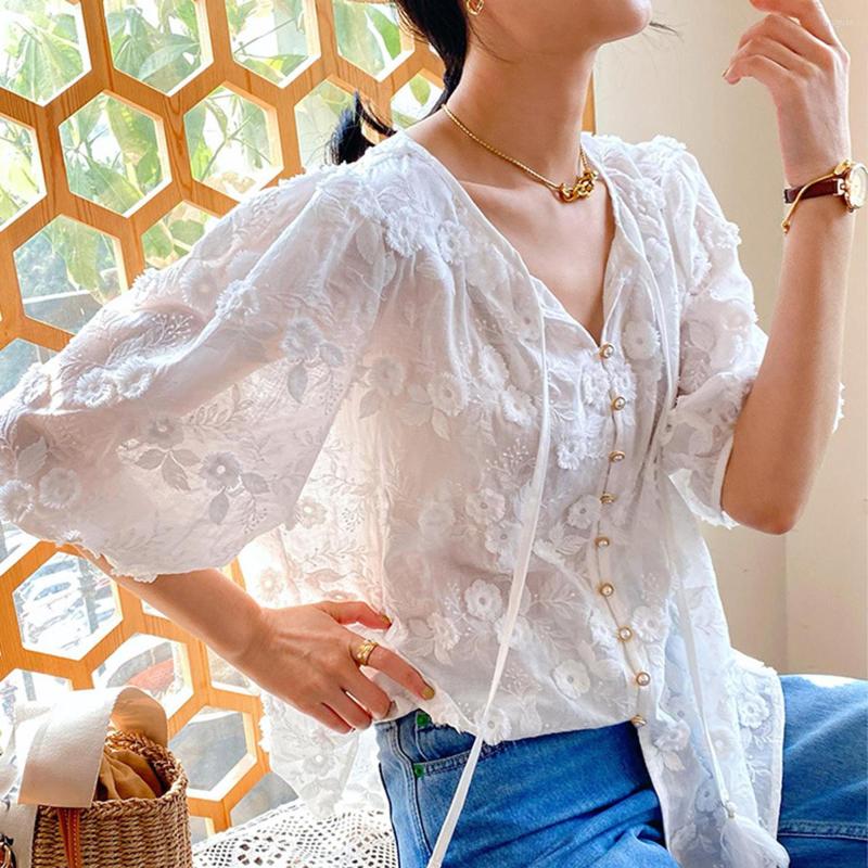 女性のブラウスジャスティフローラル刺繍女性シャツvネックパフスリーブフレンチシャツトップ
