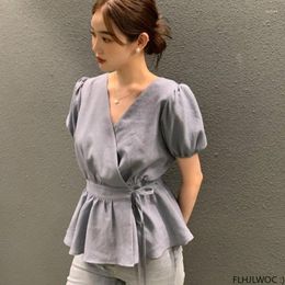 Damesblouses Korea Chic Peplum Tops Blusas 2023 Dames Flhjlwoc Veterschoenen Slanke taille Buikontwerp Ruches V-hals Effen Zwart Witte blouse