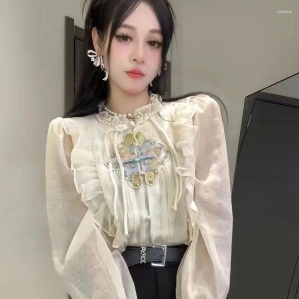 Blouses des femmes Corée de style chinois chinois Ruffled Bouded White Top pour femmes au début du printemps à manches longues vintage Chemisier