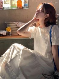 Blouses des femmes Fashion coréenne Sweet Little Flying Sleeves Robe For Women 2024 Spring Round Nou Color Couleur Robes Vêtements féminins