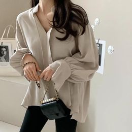 Blouses pour femmes Coréen à manches longues col en V en mousseline de soie chemise femmes mode lâche simple chemisier bureau dame évasé hauts vêtements décontractés 30324