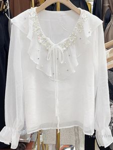 Blouses pour femmes Style coréen Début de l'automne Perles Strass Volants Col V Chemise en mousseline de soie Femmes Tout-assorti à manches longues évasées Haut blanc