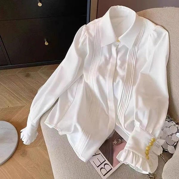 Blusas de mujer Versión coreana Mujeres Casas casuales Camisa blanca plisada Manga de campana de diseño medio Damas Damas elegantes Topas