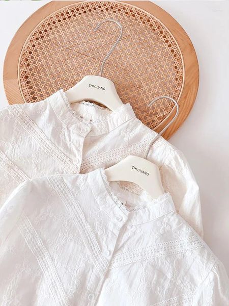 Blusas de mujer Lamtrip flores únicas bordado cuello alto dulce puntada de encaje de un solo pecho camisa blanca de algodón blusa 2024 Mori