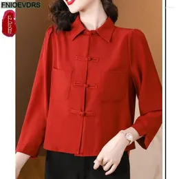 Blouses pour femmes M-4xl Year Red Tops 2024 Femmes Automne Casual Loose Bureau Elegant Lady Retro Vintage Button Shirt