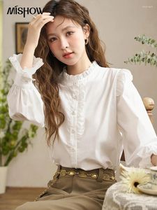 Blouses pour femmes Mishow Long Mange à manches blanches pour femmes 2024 Spring French Stand Collar épissé en dentelle Bouton Blouse MXD12C0148