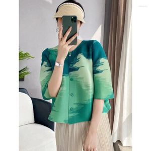 Damesblouses Miyake Mode Damesoverhemd Korte mouw Ronde kraag Enkele rij knopen Print Losse blouse Casual stijl 2024 Lente Vrouwelijk