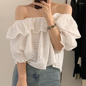 Dames Blouses Schouderafhangende Zomer Ruches Kanten Blouse Dames Koreaans Stijlvol Losse Sexy Top Vrouw Slash Hals Korte Mouw Uitgehold Shirt