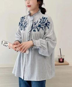 Chemises aux femmes et chemises de taille et de vêtements coréens Colliers de main