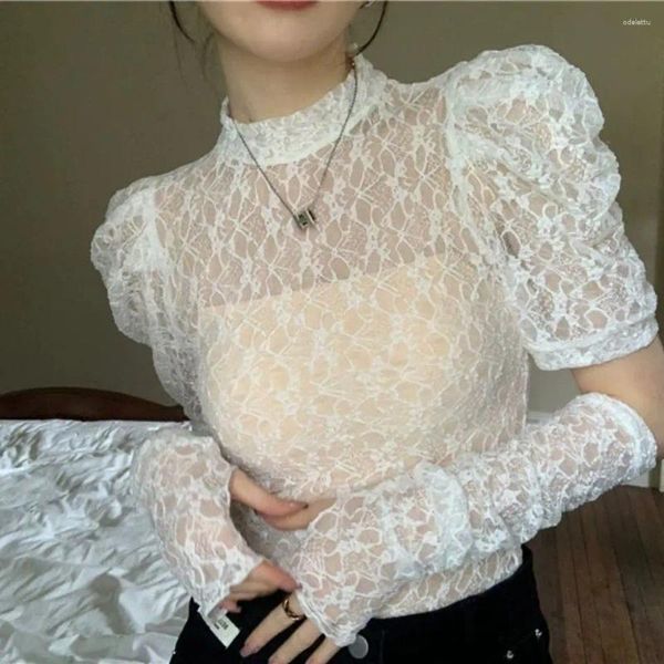 Blouses Femmes QWEEK Chemisier Transparent Kawaii Dentelle Chemise Blanche Femmes Tunique Mode Coréenne Haut D'été À Manches Longues Fairycore Y2k Streetwear