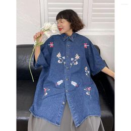 Chemisiers pour femmes rétro fleurs broderie japonais bleu Denim chemises femmes à manches courtes décontracté hommes gothique Harajuku chemise boutonnée été