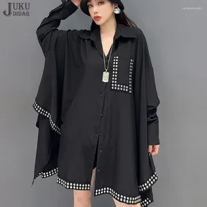 Blouses pour femmes Rivets docorés solide noir grande taille femme coupe ample longue chemise hipster décontracté Style japonais Hurajuku grand chemisier JJXS087