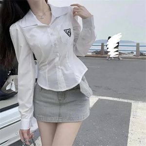 Blusas de mujer Camisa bordada sexy y dulce Blusa blanca de manga larga Moda coreana japonesa Slim Fit Estilo corto Top Ropa