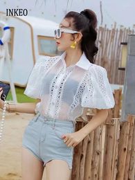 Blouses des femmes Sexy Hollow Out Lace Shirt for Women White 2024 Summer Short Puff Sleve Blouse Patchwork See-Through Tops Vintage Inkeo