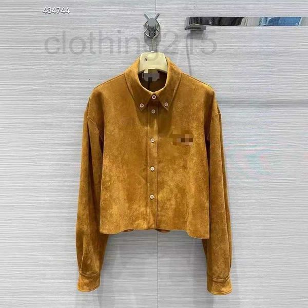 Chemises de chemisiers pour femmes Designer 2024 printemps / été Nouveau style de fille douce de douce fille courte en vrac Golden Brown Deer Skin Velvet Shirt Coat Fa9x