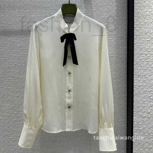 Blusas de mujer Camisas Camisa de seda con decoración de lazo de diseñador Estilo elegante y suave Camisa de manga larga ligera y ligeramente transparente Primavera SEE7
