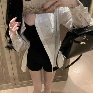 Chemises de chemisiers pour femmes Version correcte 1.12024 Xiaoxiangfeng Xiangjia Spring New Diamond Diamond Grid Hot Shirt Veste pour hommes et femmes J115