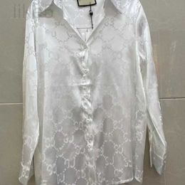 Chemises de chemisiers pour femmes Impression de lettre de concepteur Collier Satin à manches longues chemisier SML 61J6