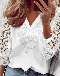 Chemises de chemisiers pour femmes Chemises blanches en dentelle d'été Elegant Womens Blouse 2023 Summer en dentelle à manches longues Solide Solid Tops S-XXXL 240412