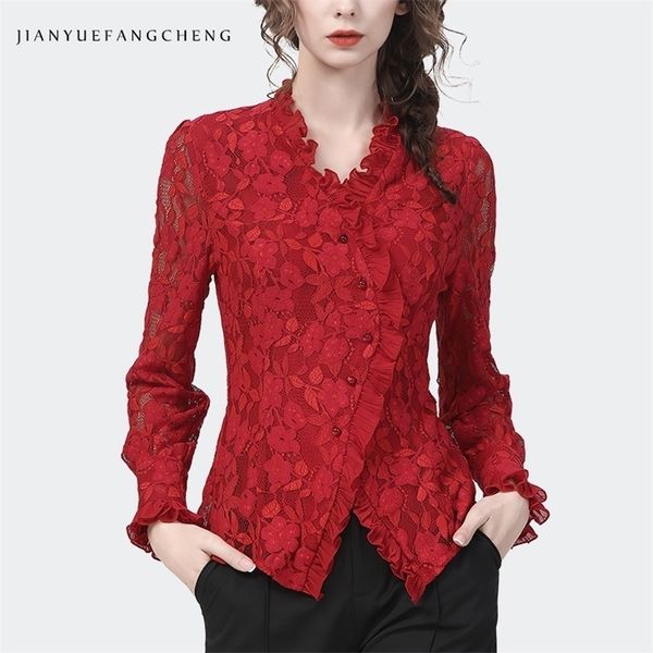 Chemisiers pour femmes Chemises Mode évider Femmes Haut en dentelle rouge Col en V Mince à volants boutonné brodé Floral Printemps Été Bureau Blouse 220923