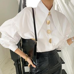 Chemisiers pour femmes Chemises Coréenne Col rabattu Dames Élégantes Manches Lanterne Blanc Femmes Blouse Tops Bouton Blusas Mujer De Moda 2022 A288