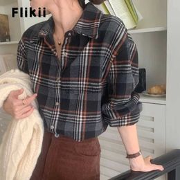 Blouses pour femmes Chemises Style Vintage coréen Plaid ample à manches longues chemise à simple boutonnage 2023 hiver femmes décontracté Baggy col rabattu Blouse haut YQ231214