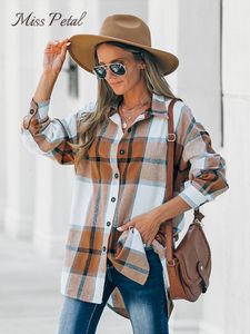 Chemises de chemisiers pour femmes Miss Petal Brown Plaid Blouse à manches longues pour la femme Bouton décontracté Shirts Top Spring Automne Blouses Streetwear 230225