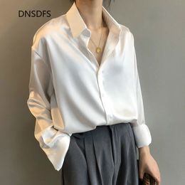 Blouses Femmes Chemises Satin Soie Chemise Automne Printemps Bureau Boutonné Chic Goutte Épaule Blouse Femmes Haut Blanc Lâche Rue Ropa Para Mujer 230202