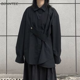 Chemisiers pour femmes Chemises Solide Noir Femmes Irrégulier Style Coréen Conception À Manches Longues Streetwear Unisexe Simple Poitrine Mode Allmatch Chic Tops 230314
