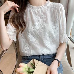 Chemises de chemisiers pour femmes Summer Short Slve Brodery Lace Mariffon Blouse Casual White Tops Ruffle Shirt 18927 Y240510