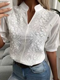 Chemises de chemisiers pour femmes Summer Womens Casual Fashion White Shirt V-Neck Hollow Flower Match Eyeliner broderie demi-manches quotidiennes TOPL2405
