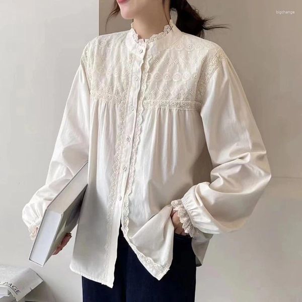 Chemisiers pour femmes printemps automne dentelle bordé col montant à manches longues chemise en coton femmes vêtements Mori fille Flroal Emvroidery femme Blouse U050