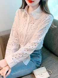 Blouses pour femmes Spring Korean Style Sweet Elegance Work Vêtements Ol White Slimming Lace Cut Out Flower Shirt Top Protection solaire