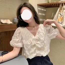 Blusas de mujer estilo burbuja manga camisa cuello temperamento pliegue verano 2023 francés cuidado máquina Chic blusa corta