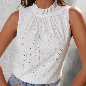 Blouses Femmes Été Sans Manches Femmes Chemise Blanche Creux Col À Volants À Lacets Tops Chemisier Plissé Solide Casual Réservoir 25806