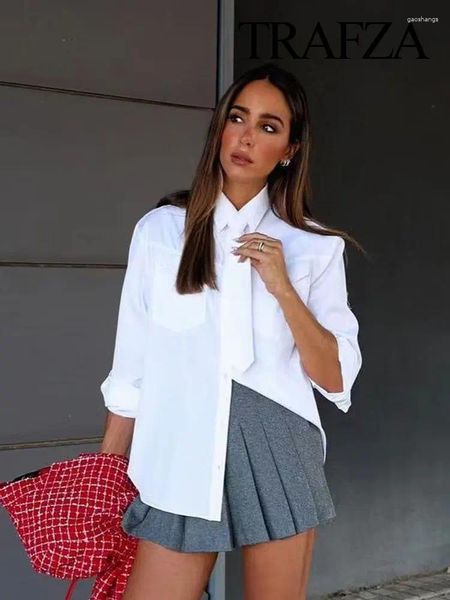 Blusas de mujer TRAFZA Blusa para mujer 2024 Diseño de otoño Elegante Versátil Causal Camisas simples Blanco sólido Pajarita Manga larga Solapa Tops
