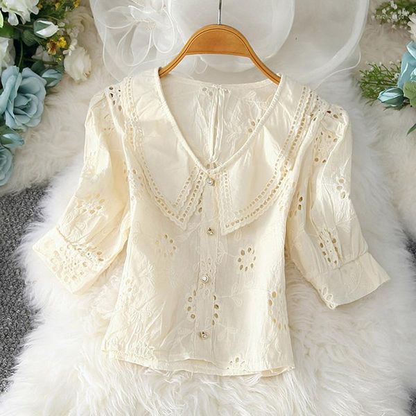 Blouses pour femmes col en V broderie florale été Blouse femmes doux mince demi manches femmes chemises évider dentelle couture hauts à la mode