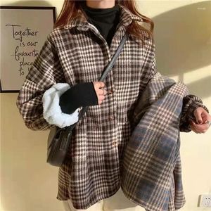 Vrouwen Blouses Veet Verdikking Bovenkleding Warm Peplum Shirt Vrouwen Koreaanse Geruite Jas Herfst Winter Mode 2023 Pocket